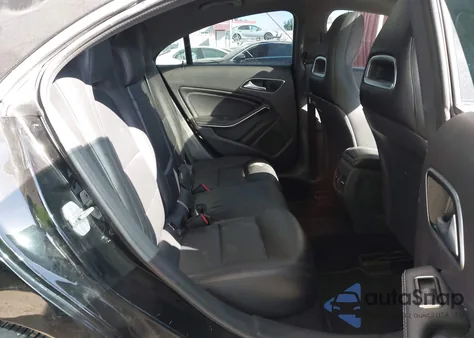 2015 Mercedes-Benz Cla 250 z USA, uszkodzony, nr VIN WDDSJ4EB8FN261630